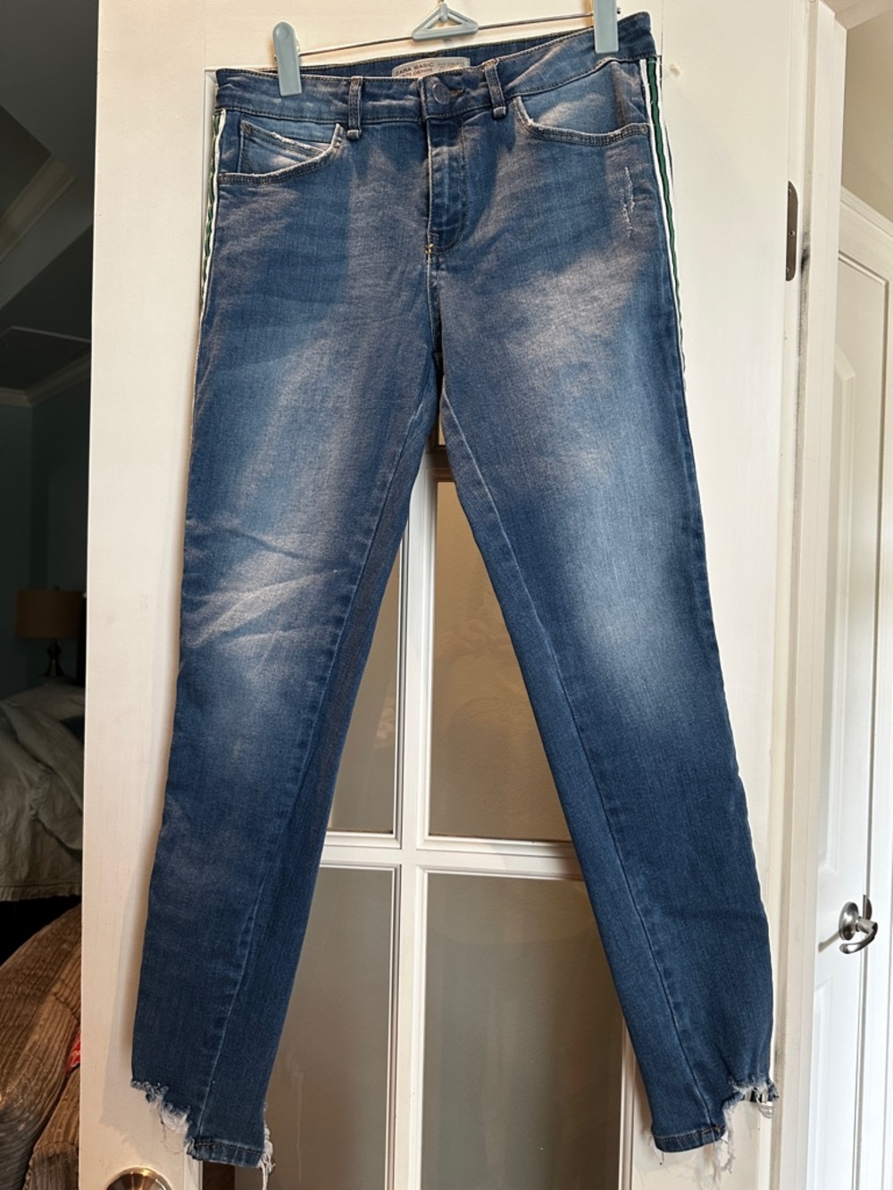 Like new Zara basic Women’s Mid Wash Blue Slim Jeans with Side Stripe 30